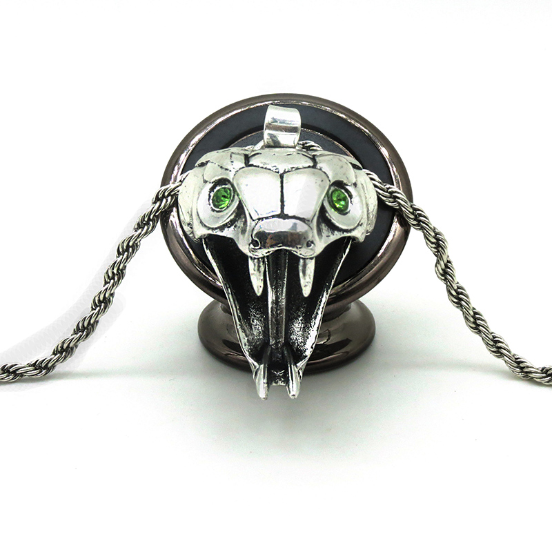 Collana con ciondolo a forma d - Cobra Extruder recensione e prezzo